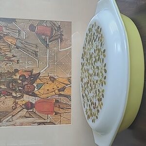 VINTAGE PYREX VERDE OLIVE CASSEROLE DISH 1.5 QUART